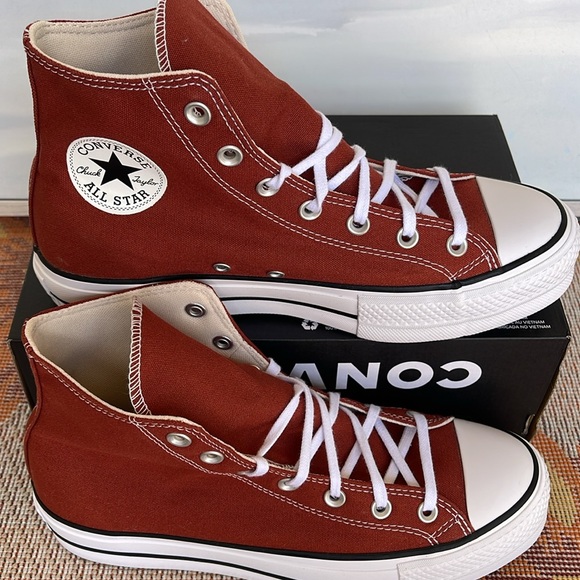 Converse WMNS CTAS A06896F
CTAS LIFT HI
RITUAL RED/WHITE/BLACK
Platforms - Picture 3 of 16